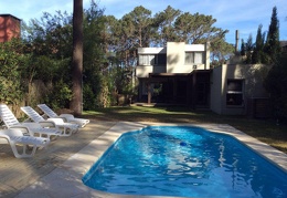 D238E35A-5B47-4607-A405-71A9913F5DC6